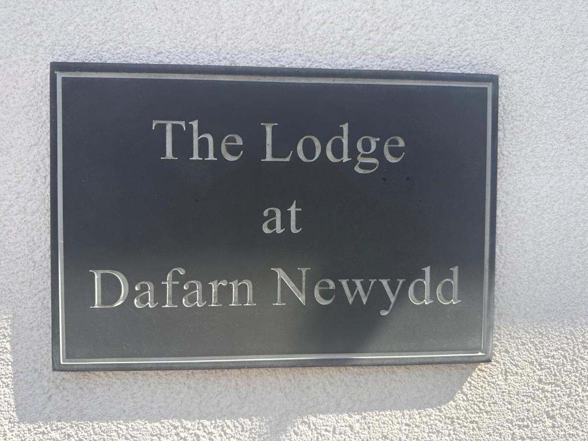 Dafarn Newydd Lodge Ллангефни Экстерьер фото